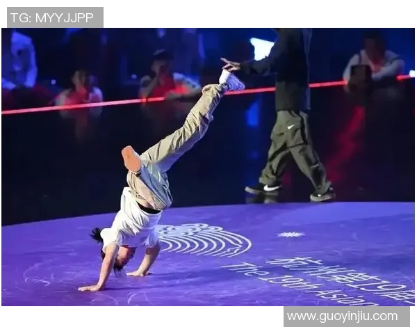 成都街舞队的力量与魅力探讨街舞文化在城市生活中的影响与发展